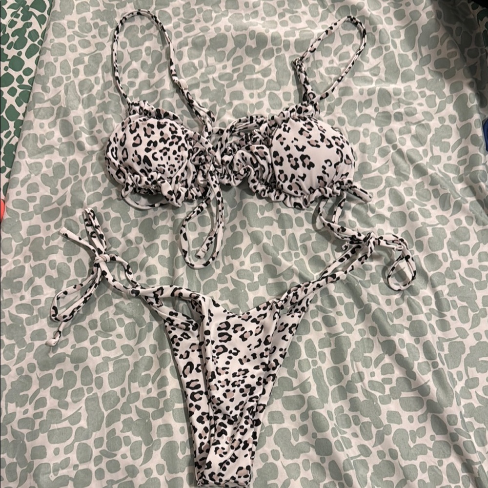 SHEIN Black and White Leopard Bikini